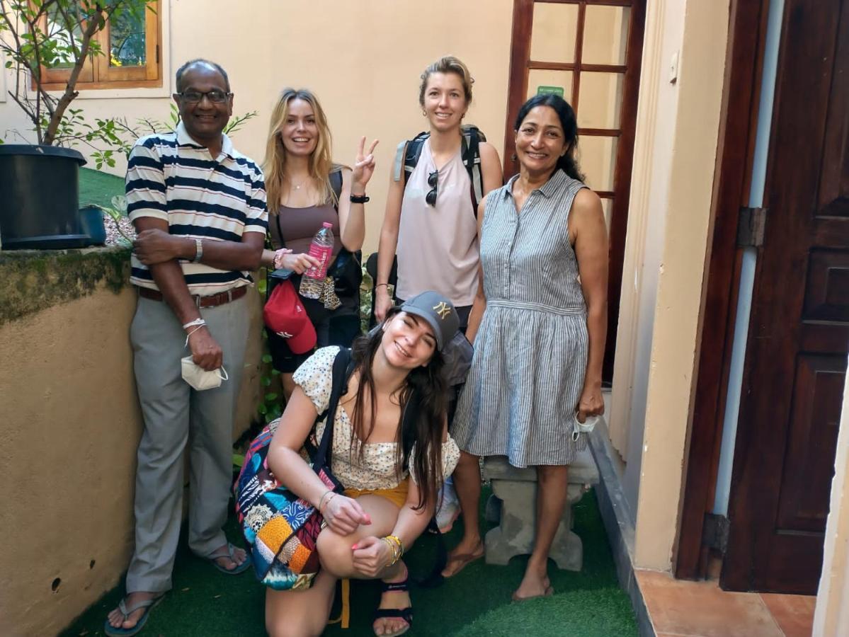 Lady Gordons Homestay Канди Экстерьер фото