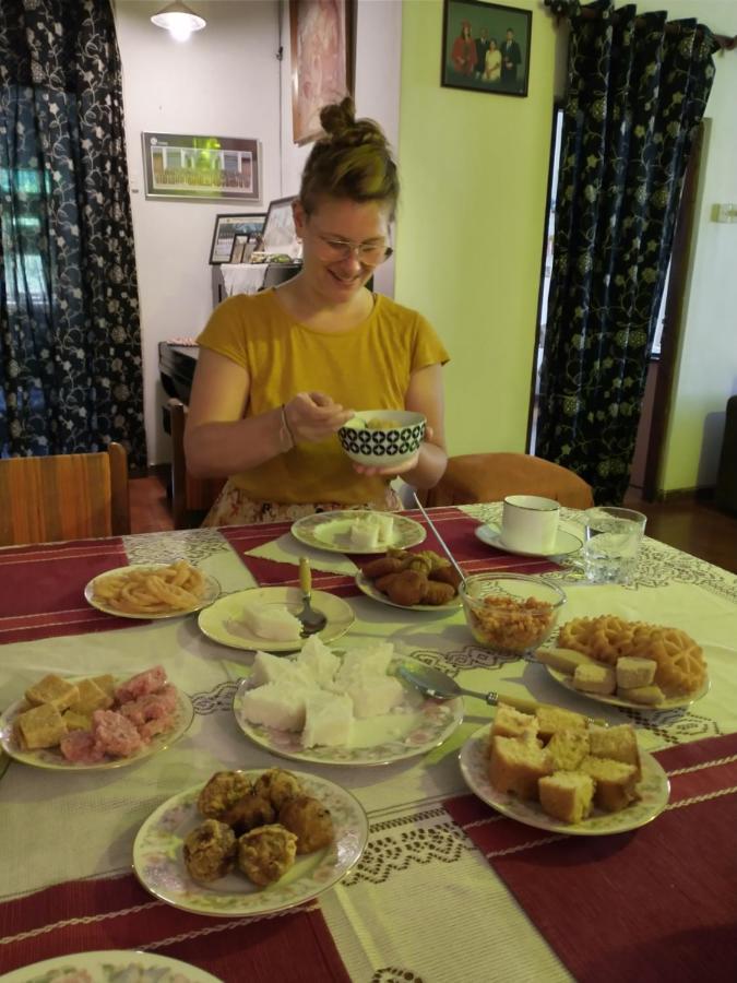 Lady Gordons Homestay Канди Экстерьер фото