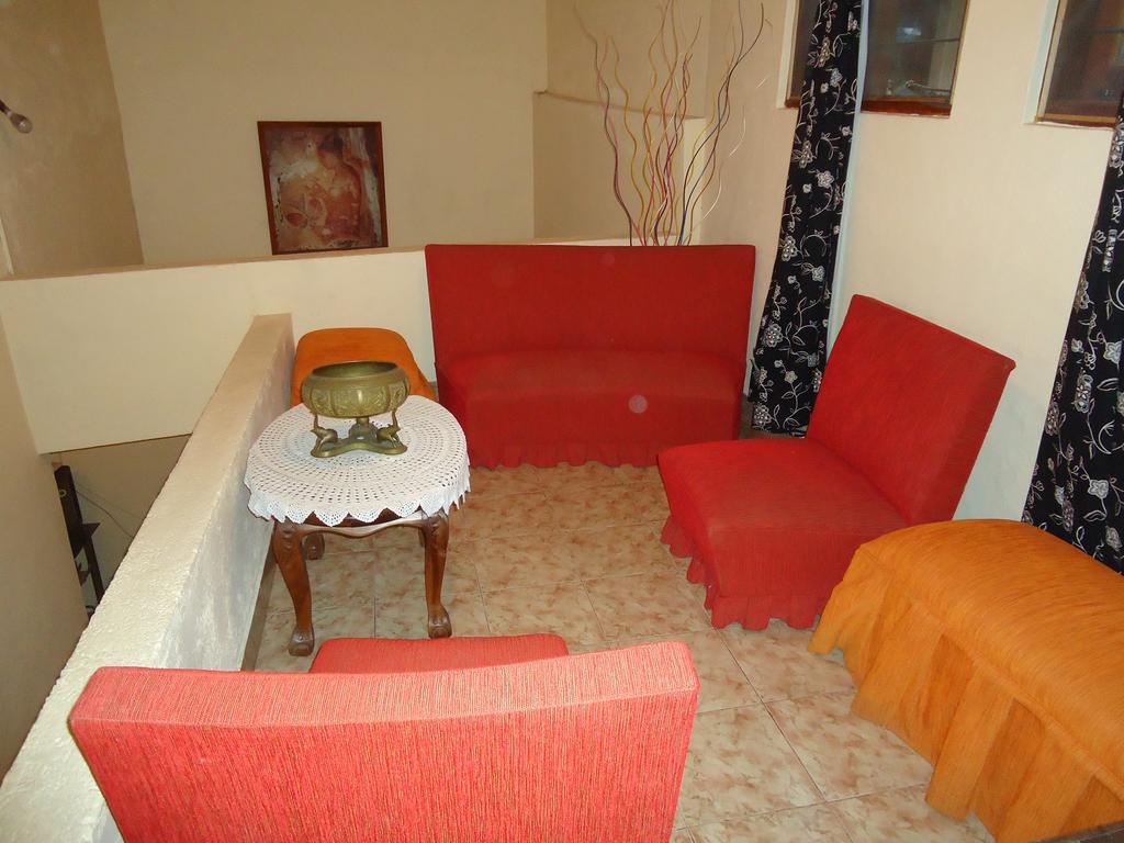 Lady Gordons Homestay Канди Экстерьер фото