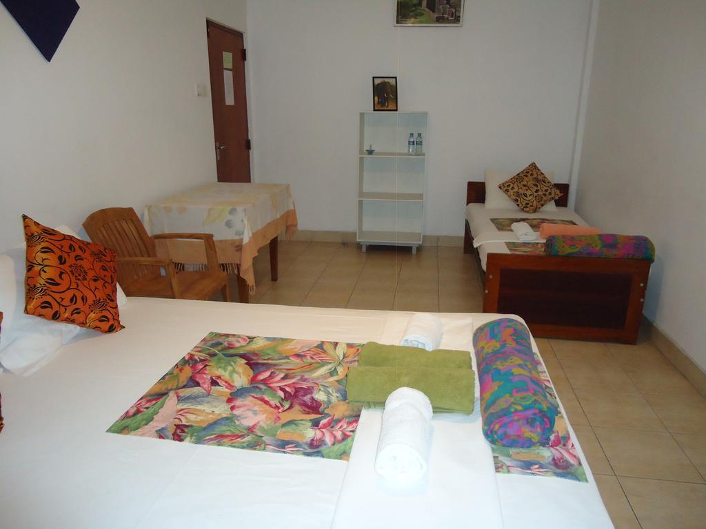 Lady Gordons Homestay Канди Экстерьер фото