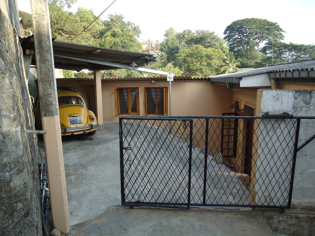 Lady Gordons Homestay Канди Экстерьер фото
